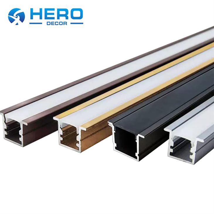 Perfil d'alumini de tira lleugera